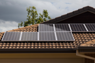 Fernando Trabach Filho explora como a energia solar transforma o Brasil com inovação, acessibilidade e benefícios ambientais.