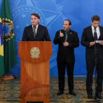 Pedro Guimarães relembra os bastidores da primeira coletiva sobre a Covid-19 no Palácio do Planalto, em 27 de março de 2020.